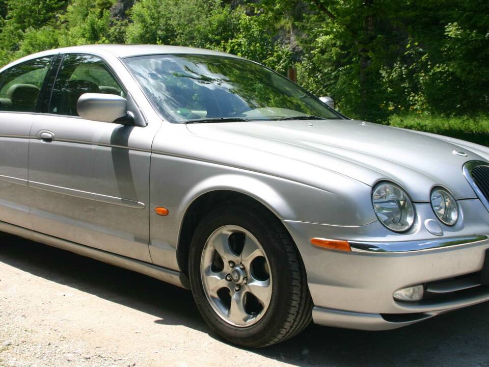 Bild 1/51 von Jaguar S-Type 4.0 V8 (2000)