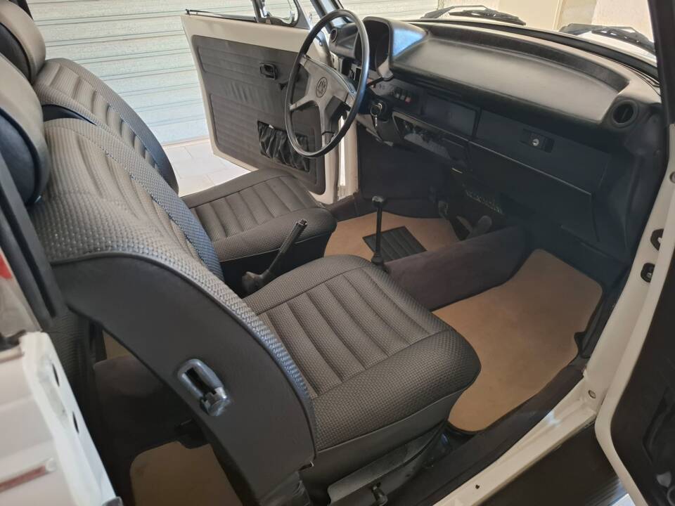 Bild 5/9 von Volkswagen Käfer 1303 (1976)