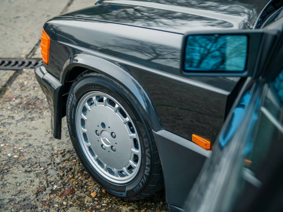 Bild 19/32 von Mercedes-Benz 190 E 2.5-16V (1992)