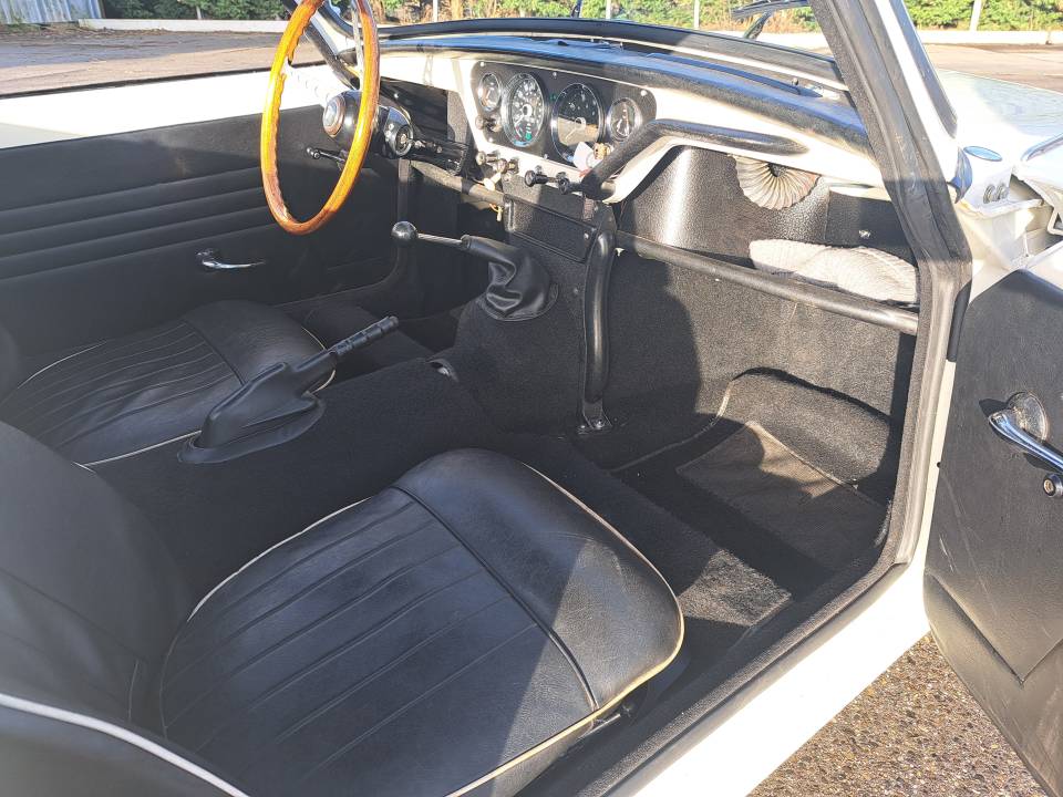 Image 10/14 of Triumph Spitfire 4 (1964)