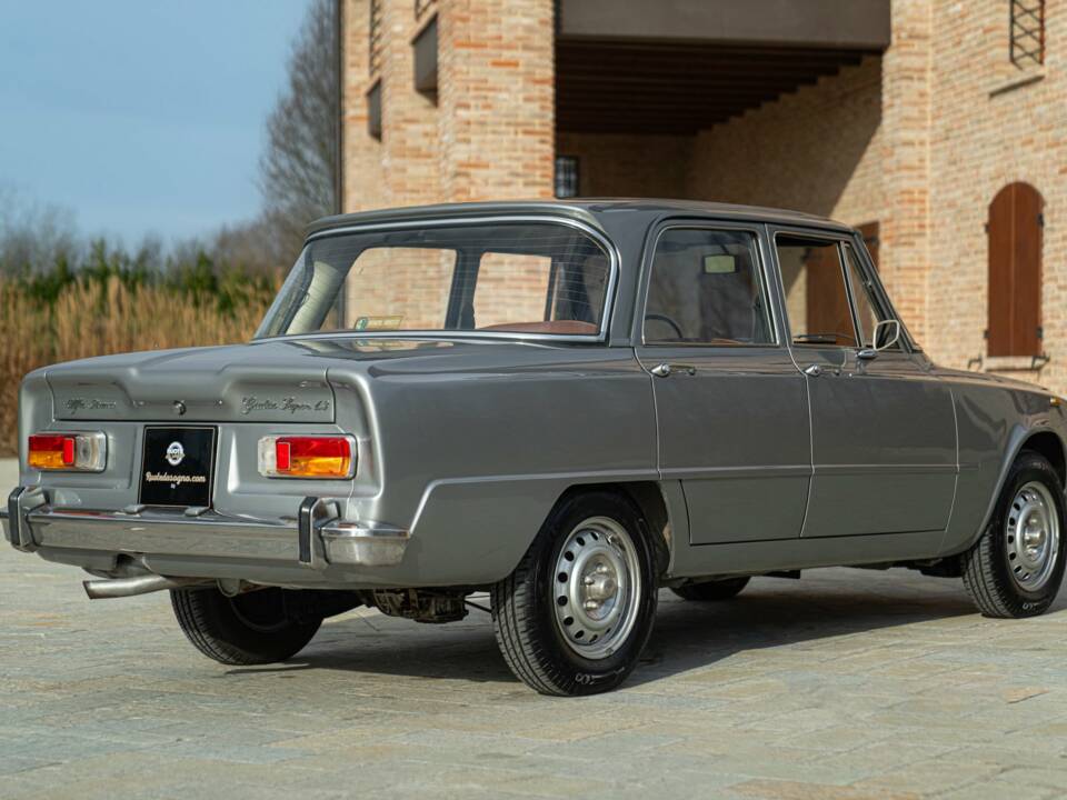 Image 7/50 of Alfa Romeo Giulia Super 1.3 (1972)