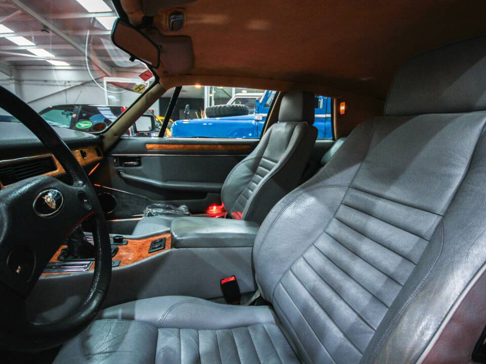 Image 10/16 of Jaguar XJ-S 3.6 (1988)