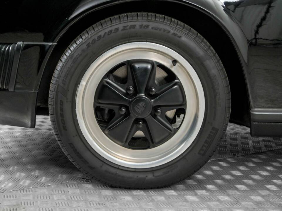 Bild 4/50 von Porsche 911 SC 3.0 (1982)