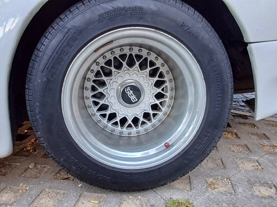 Image 38/65 of Mercedes-Benz 380 SEC (1985)