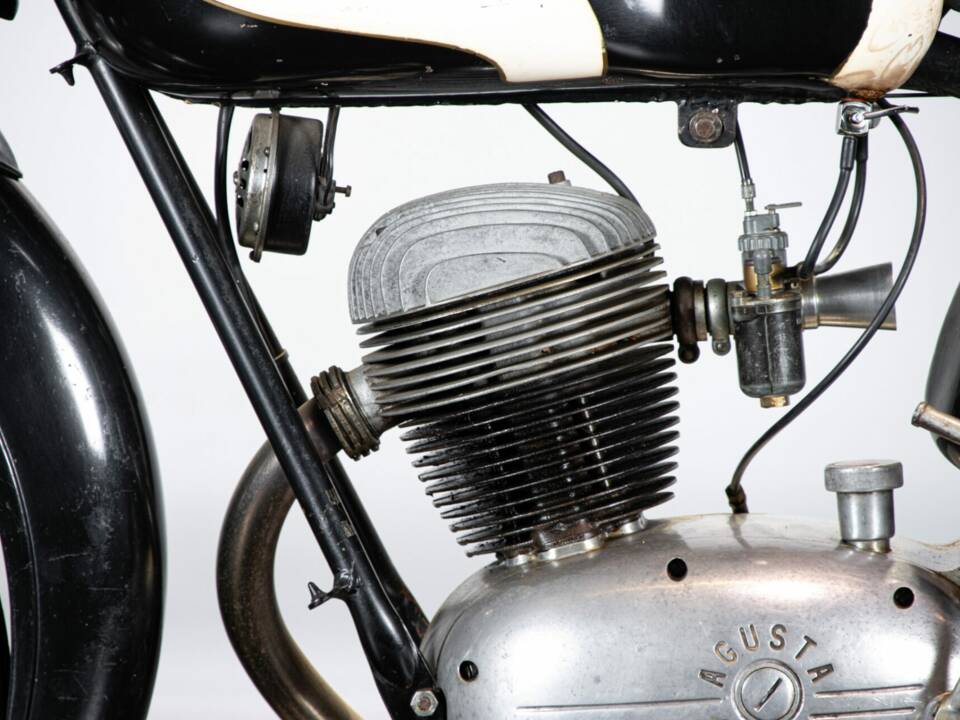 Immagine 22/50 di MV Agusta 125 TR (1958)