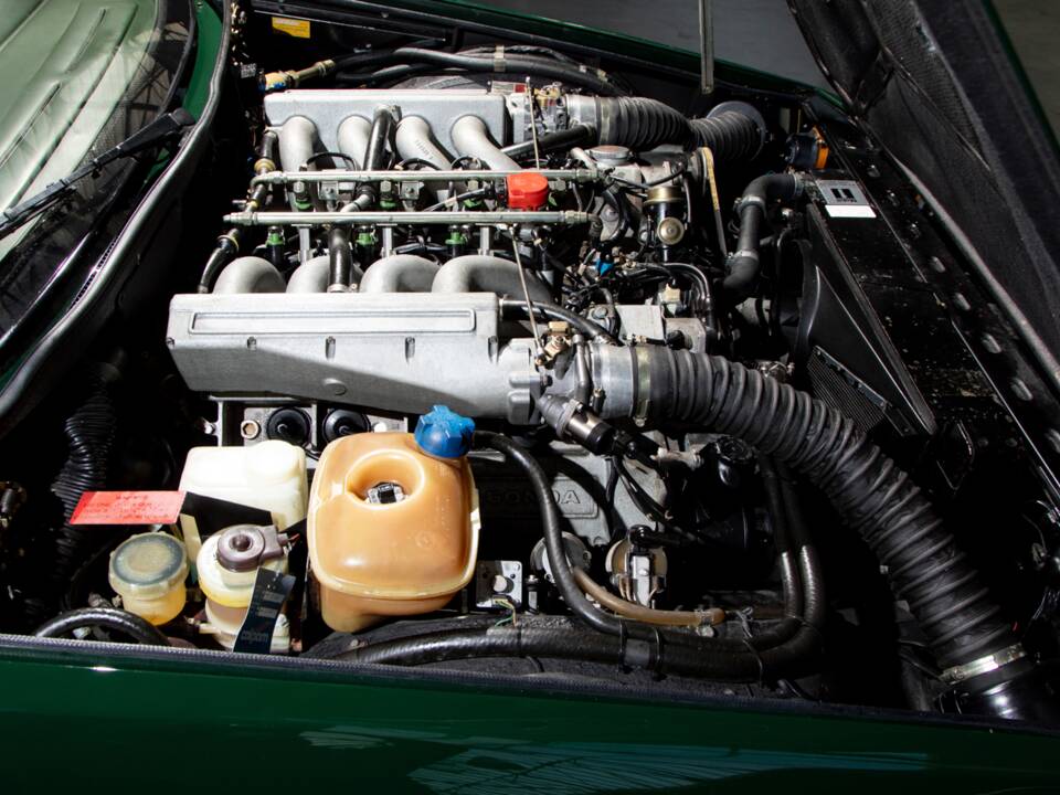 Bild 16/17 von Aston Martin V8 Zagato Volante (1989)