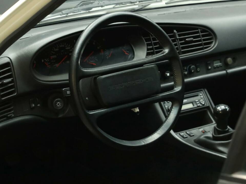 Obraz 35/50 pojazdu Porsche 944 (1986)