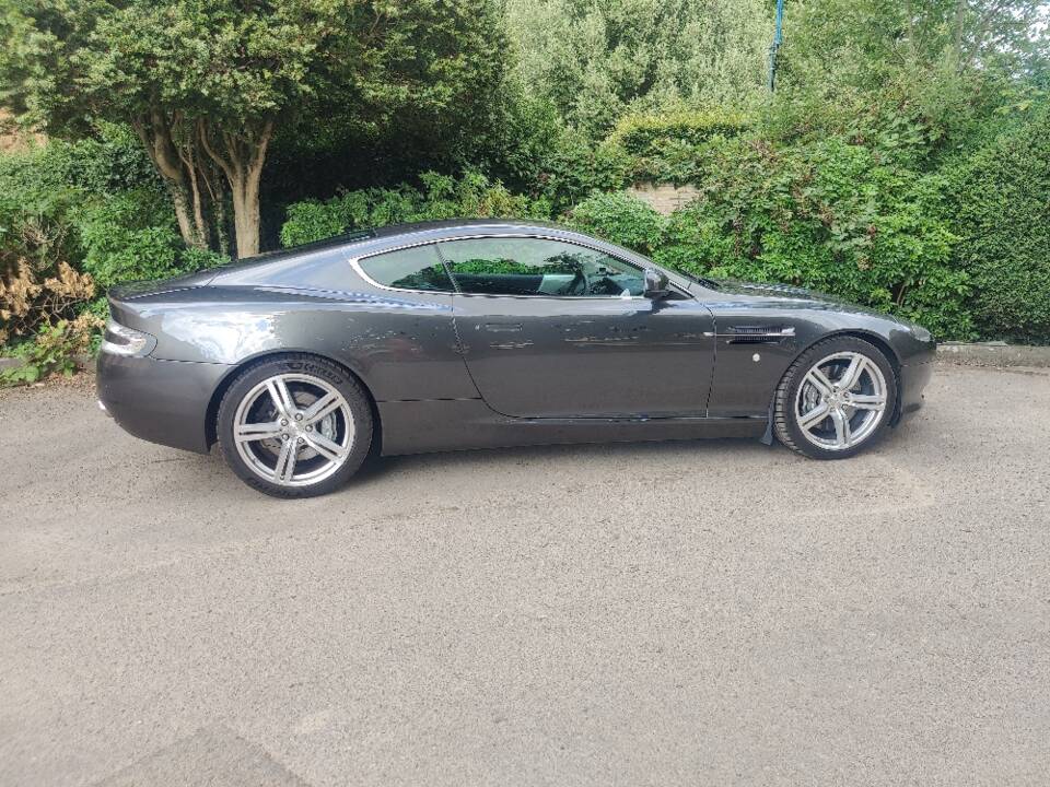 Bild 27/30 von Aston Martin DB 9 (2009)