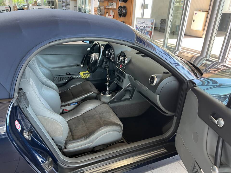 Image 8/10 of Audi TT 1.8 T (2002)