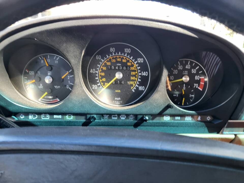 Image 7/8 of Mercedes-Benz 560 SL (1988)