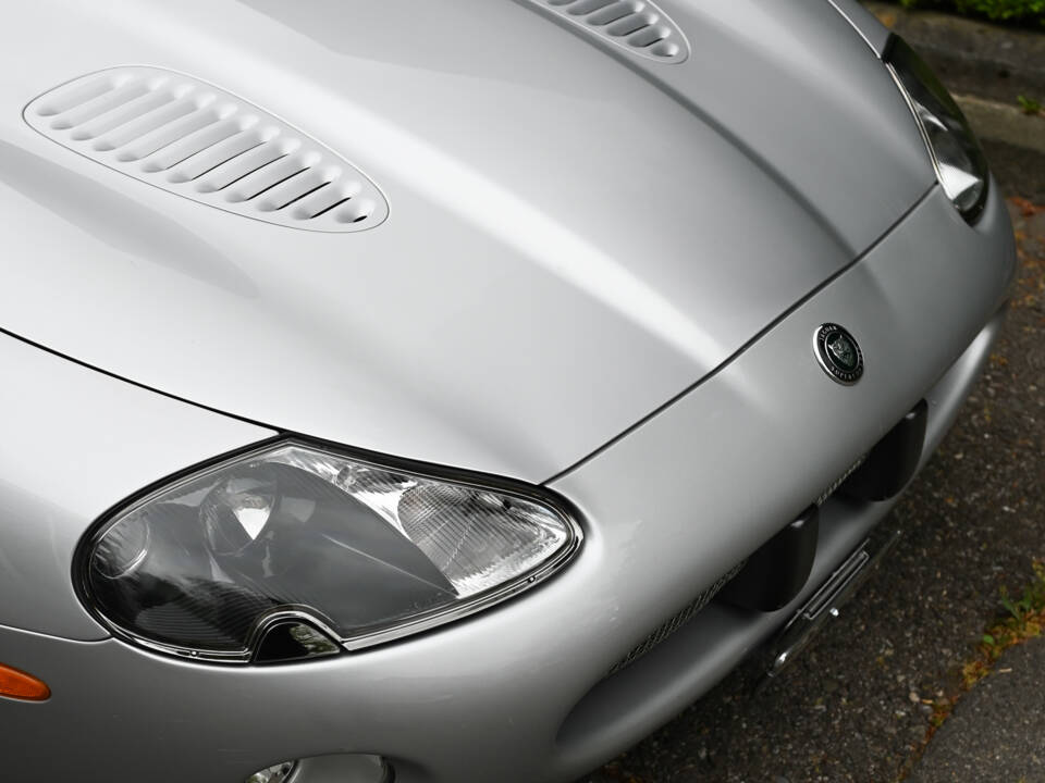 Image 9/32 of Jaguar XKR (2002)