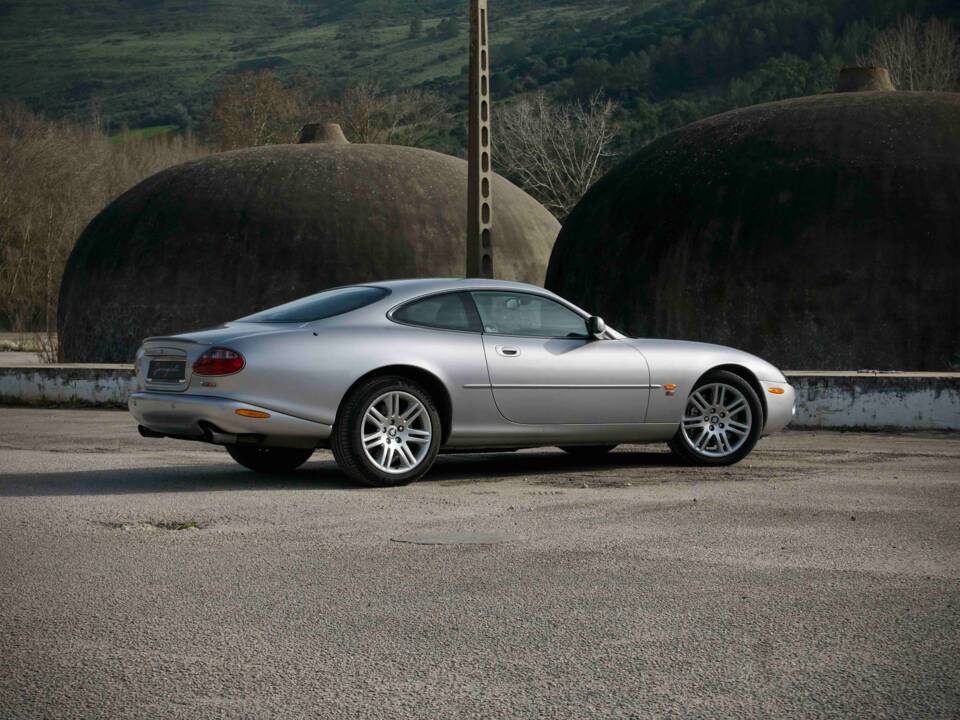 Bild 9/39 von Jaguar XKR (2003)