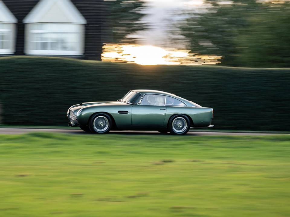 Image 12/50 de Aston Martin DB 4 GT (1961)