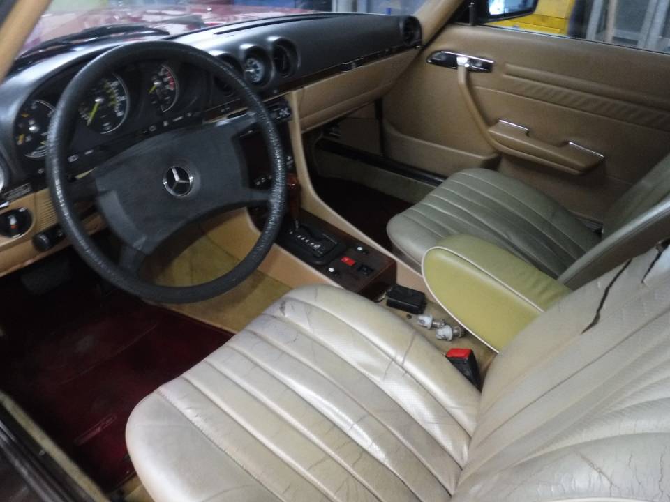 Image 5/48 de Mercedes-Benz 380 SL (1985)