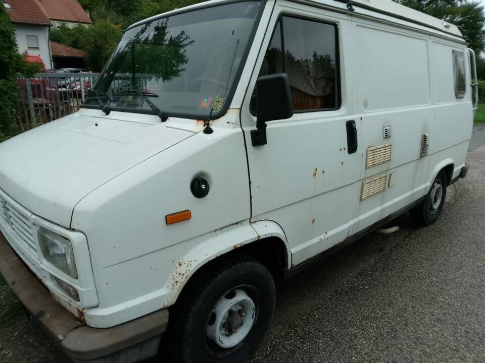 Image 7/50 of Peugeot J5 2.0 (1983)
