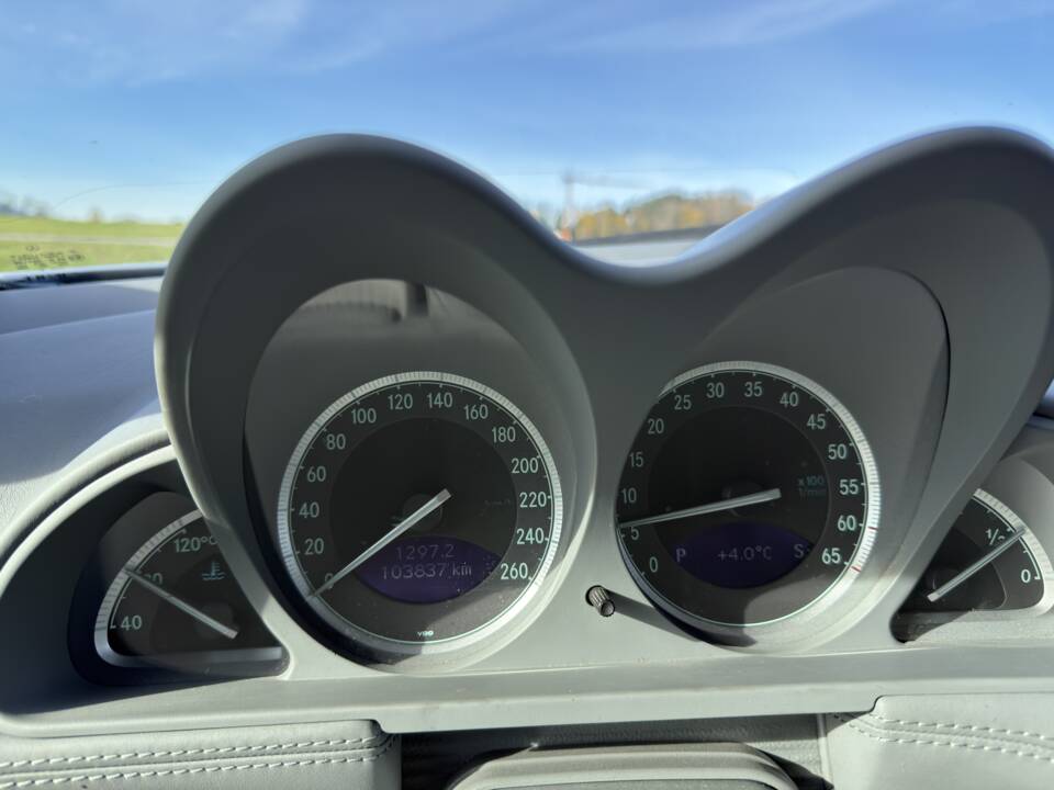 Image 9/89 of Mercedes-Benz SL 500 (2002)