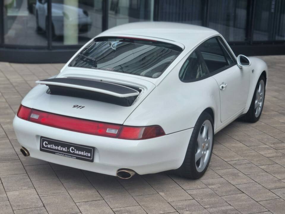 Image 17/45 of Porsche 911 Carrera 4 (1995)