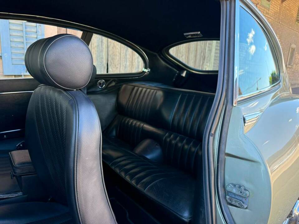 Imagen 8/21 de Jaguar E-Type (2+2) (1969)