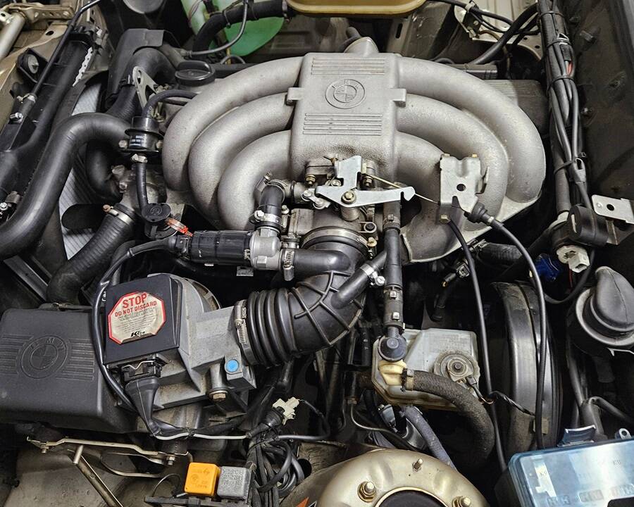 Imagen 3/14 de BMW 325i (1985)