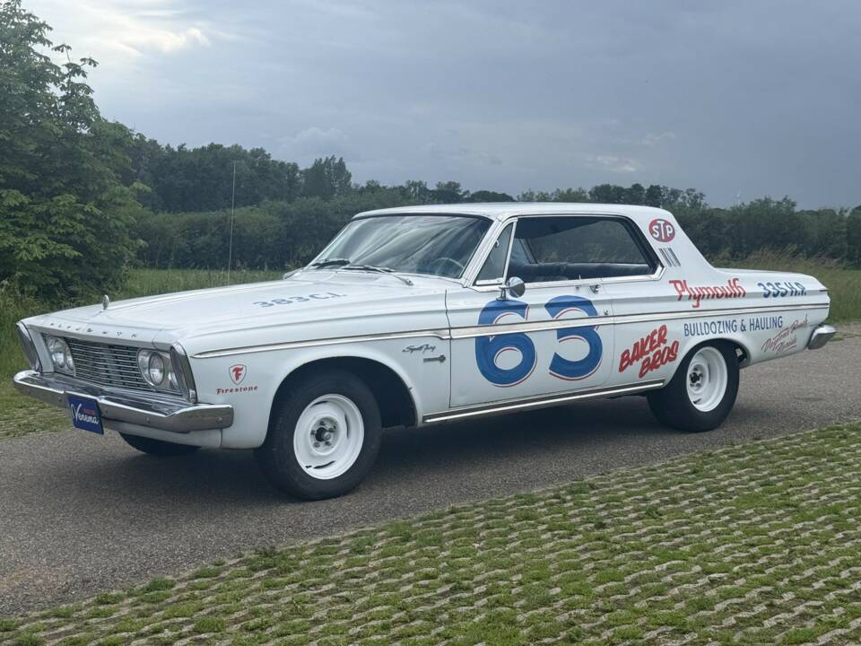 Image 10/22 of Plymouth Sport Fury (1963)