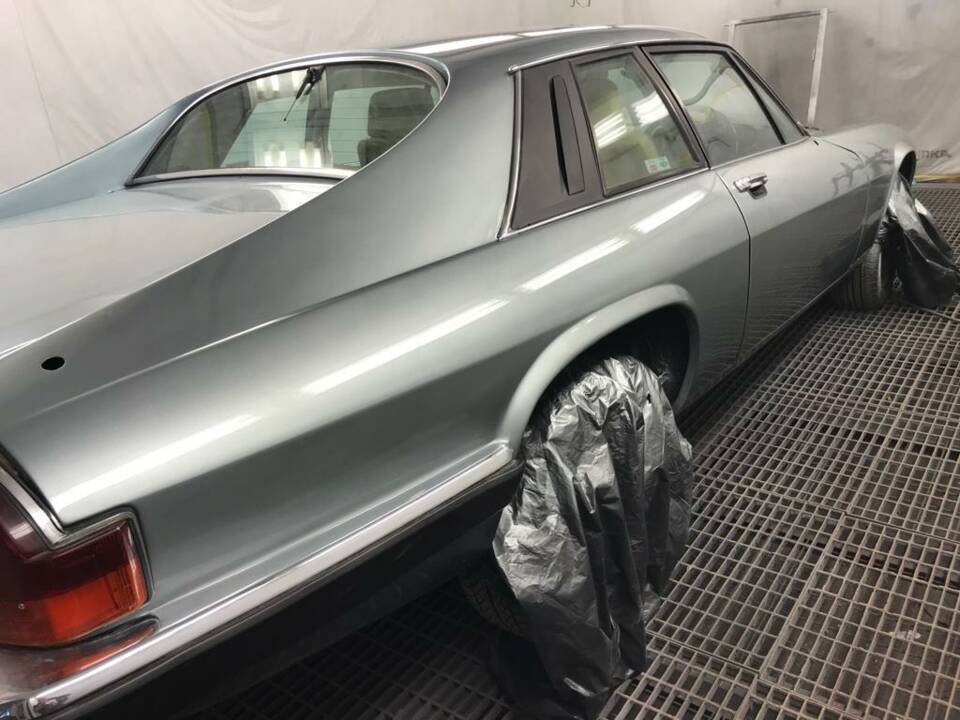 Image 32/38 de Jaguar XJ-S 3.6 (1990)