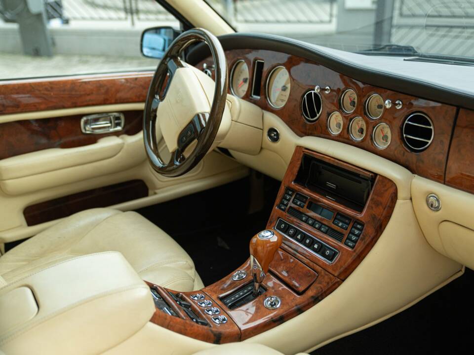 Image 10/40 of Bentley Arnage Green Label (1999)