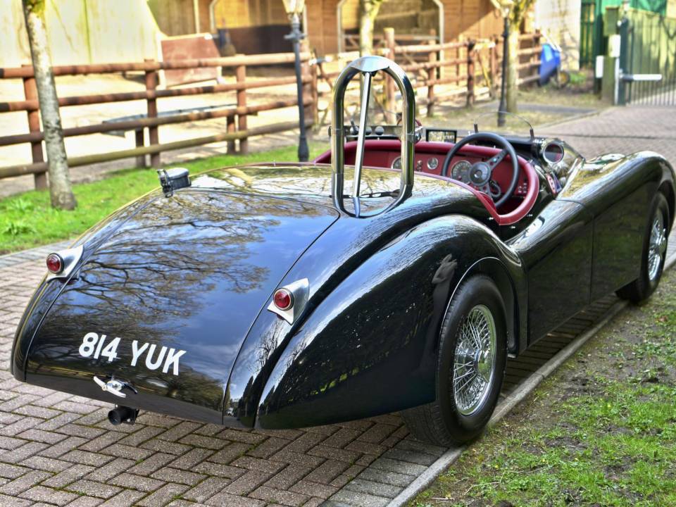 Image 7/29 of Jaguar XK 120 OTS (1950)