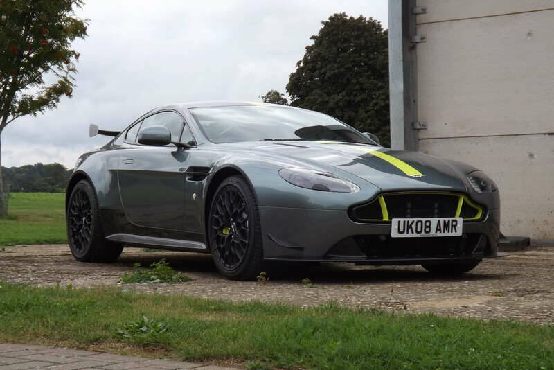 Image 16/39 de Aston Martin V8 Vantage AMR (2017)