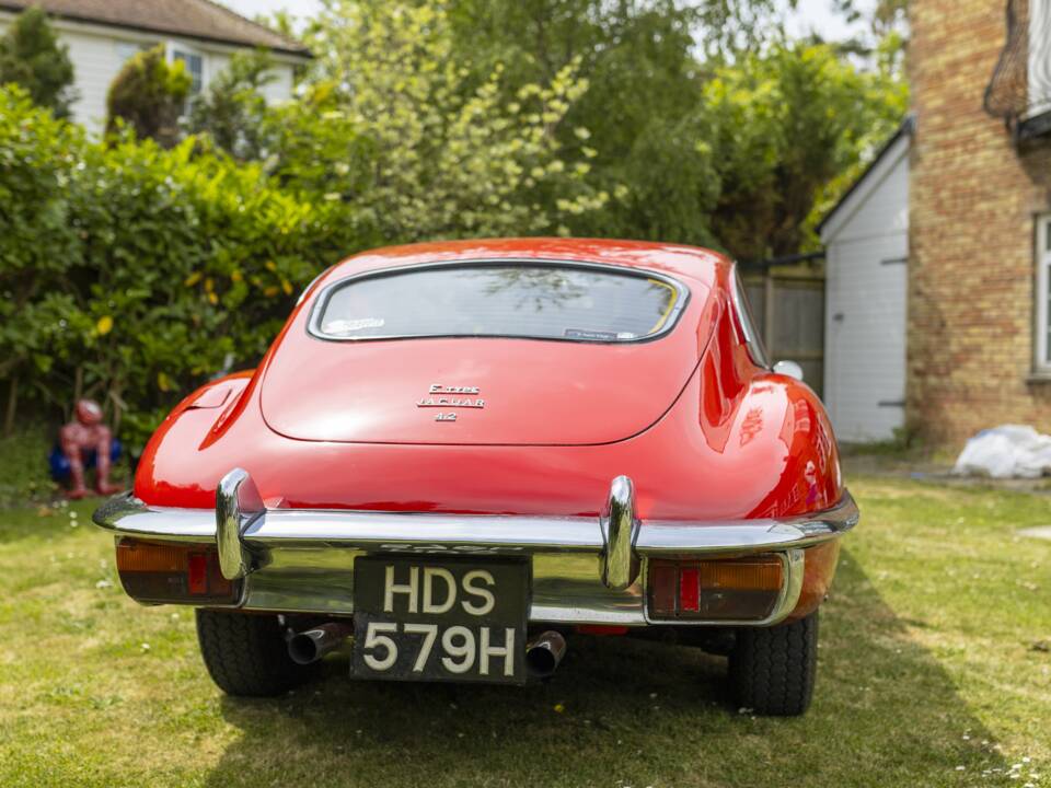 Image 13/20 de Jaguar E-Type (1969)