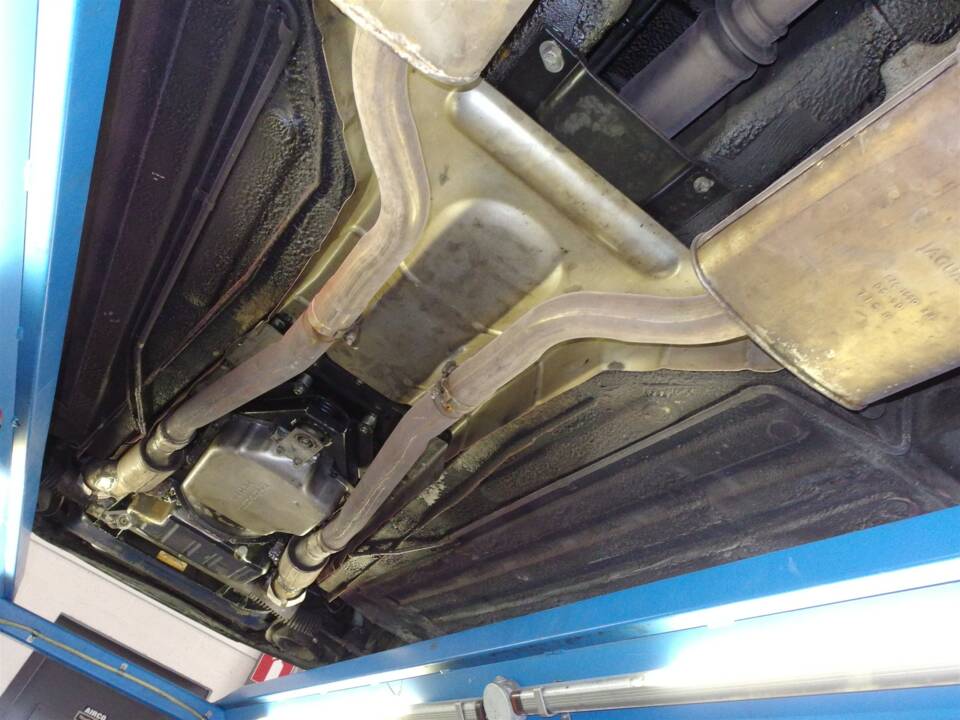 Image 93/99 de Jaguar XJS 5.3 V12 (1990)