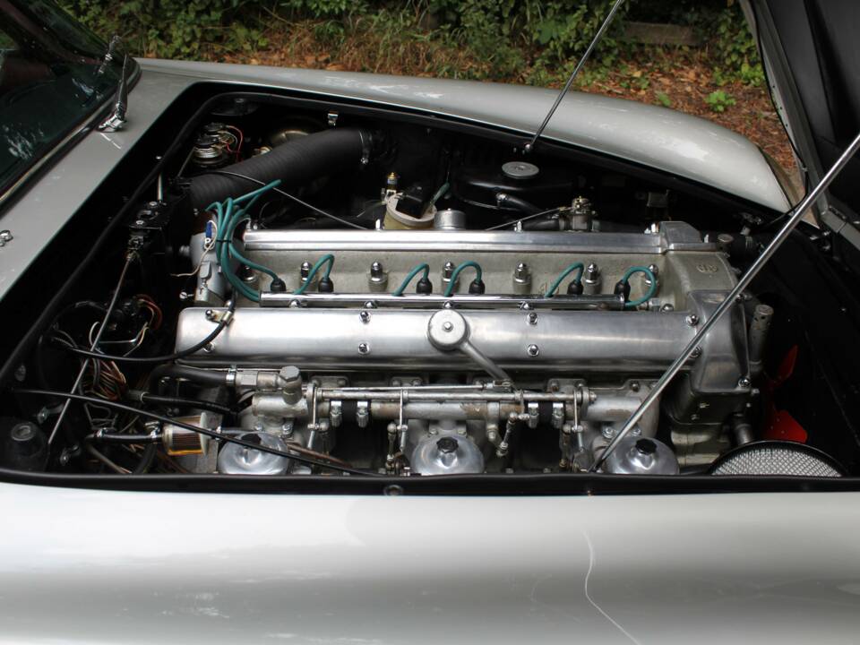 Imagen 16/18 de Aston Martin DB 6 (1966)