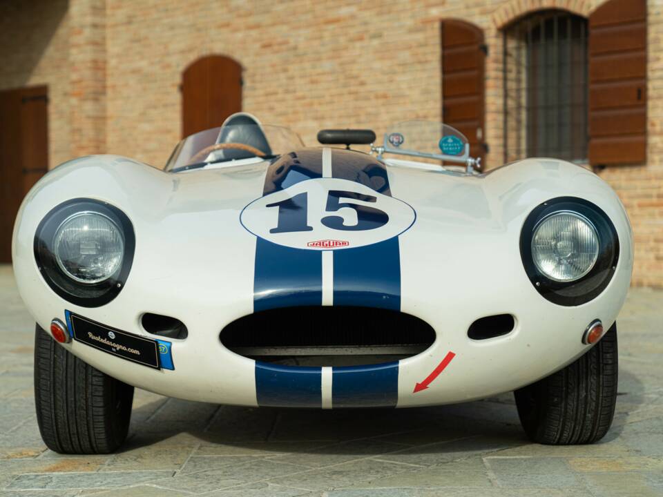 Immagine 3/50 di Jaguar D-Type (1977)