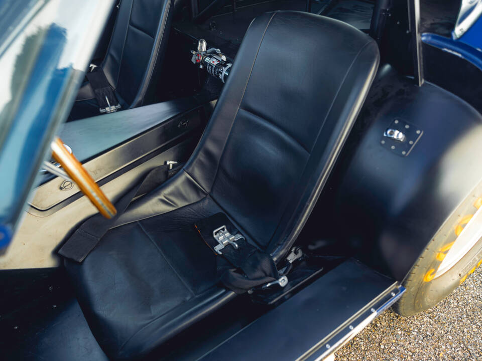 Imagen 10/15 de Shelby Daytona Cobra Coupe (1964)