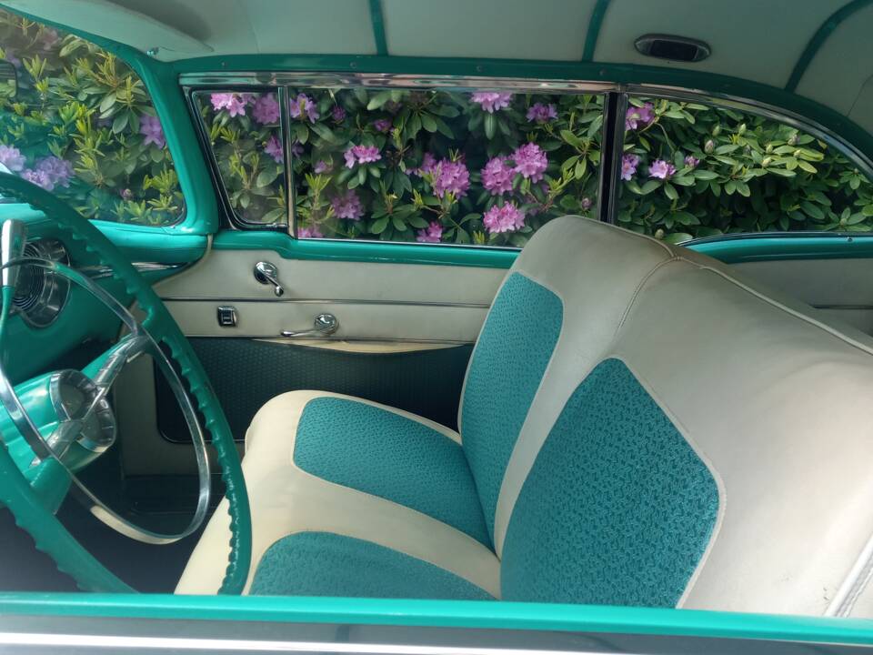 Bild 8/9 von Oldsmobile 98 Sedan (1956)