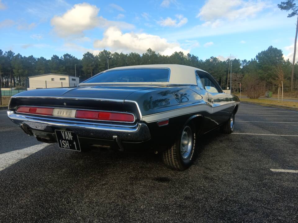 Image 8/36 of Dodge Challenger R/T (1970)
