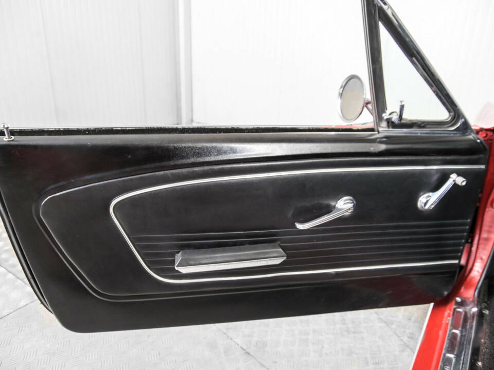 Image 32/50 of Ford Mustang 289 (1966)
