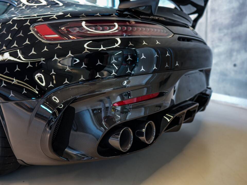 Image 13/25 of Mercedes-AMG GT Black Series "P One Edition" (2021)