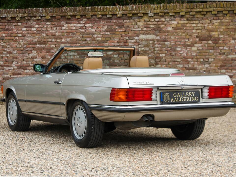 Image 2/50 de Mercedes-Benz 560 SL (1988)