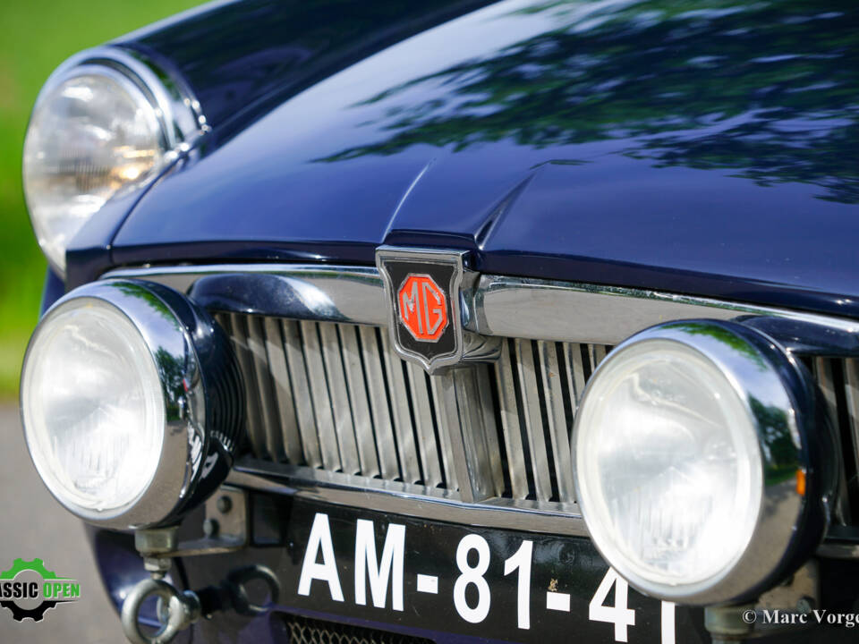 Imagen 24/45 de MG MGB (1969)
