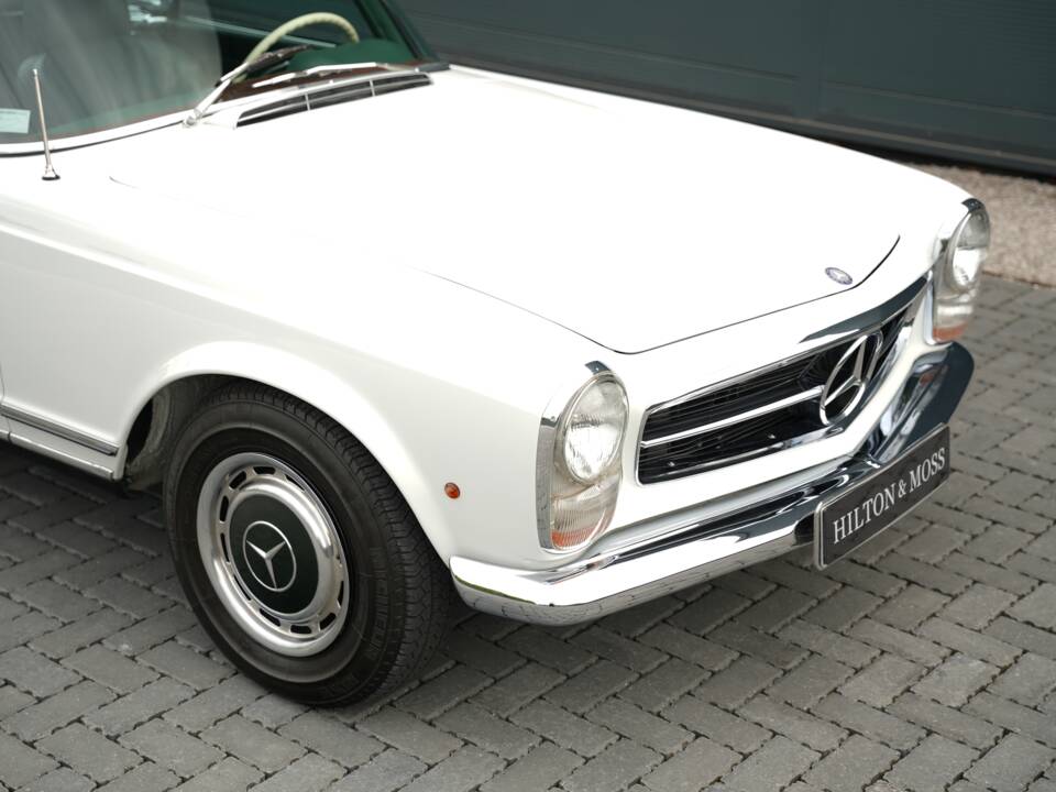 Image 27/50 de Mercedes-Benz 280 SL (1968)