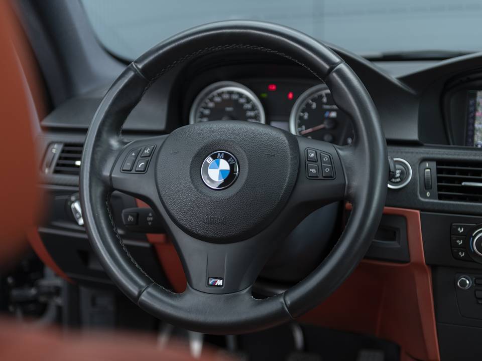 Image 36/50 de BMW M3 (2010)
