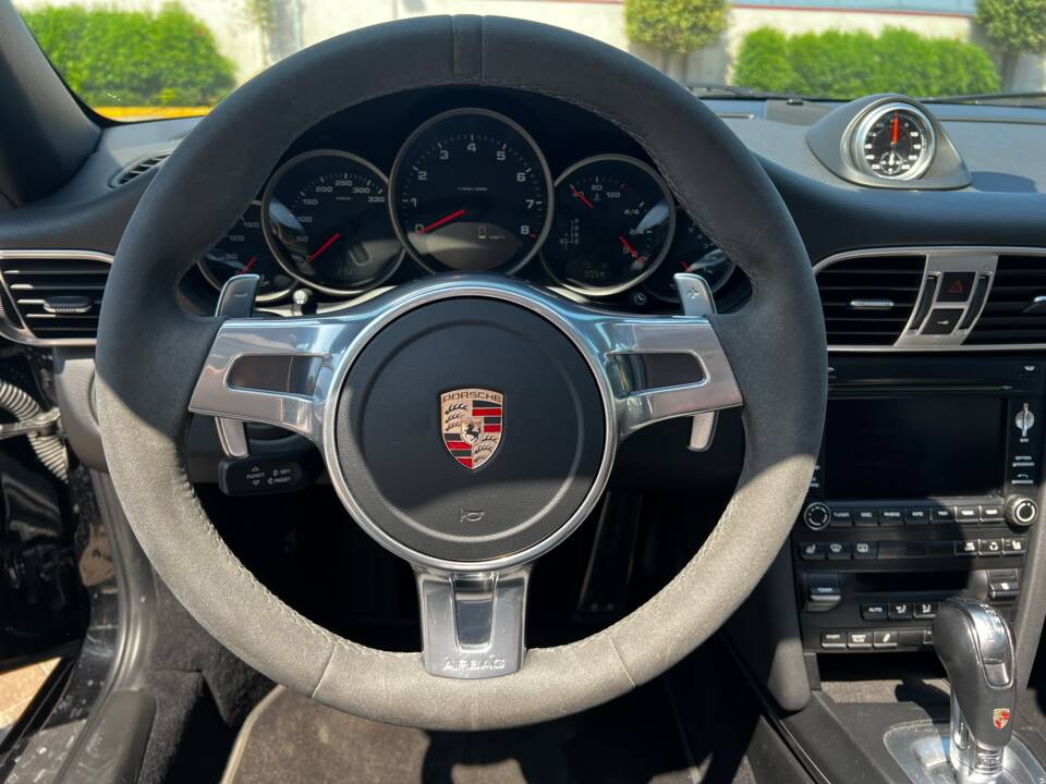 Bild 20/27 von Porsche 911 Carrera 4 GTS (2011)