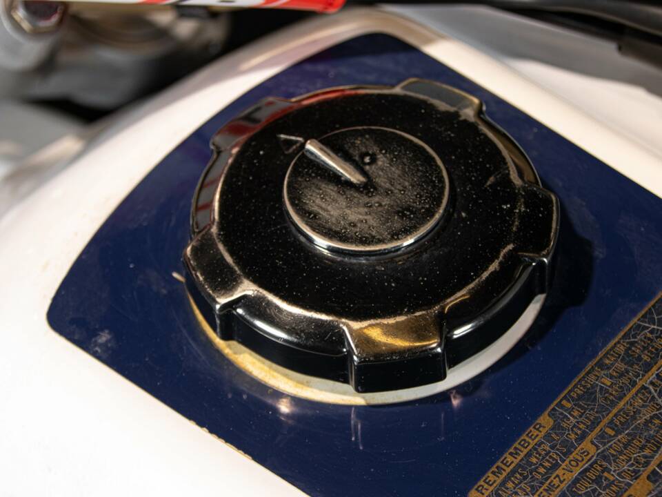 Bild 48/50 von Honda DUMMY (1989)