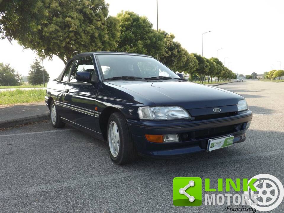 Afbeelding 2/10 van Ford Escort 1.8 16v (1992)