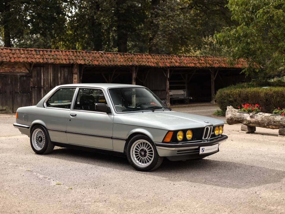 Image 5/70 of BMW 323i (1981)