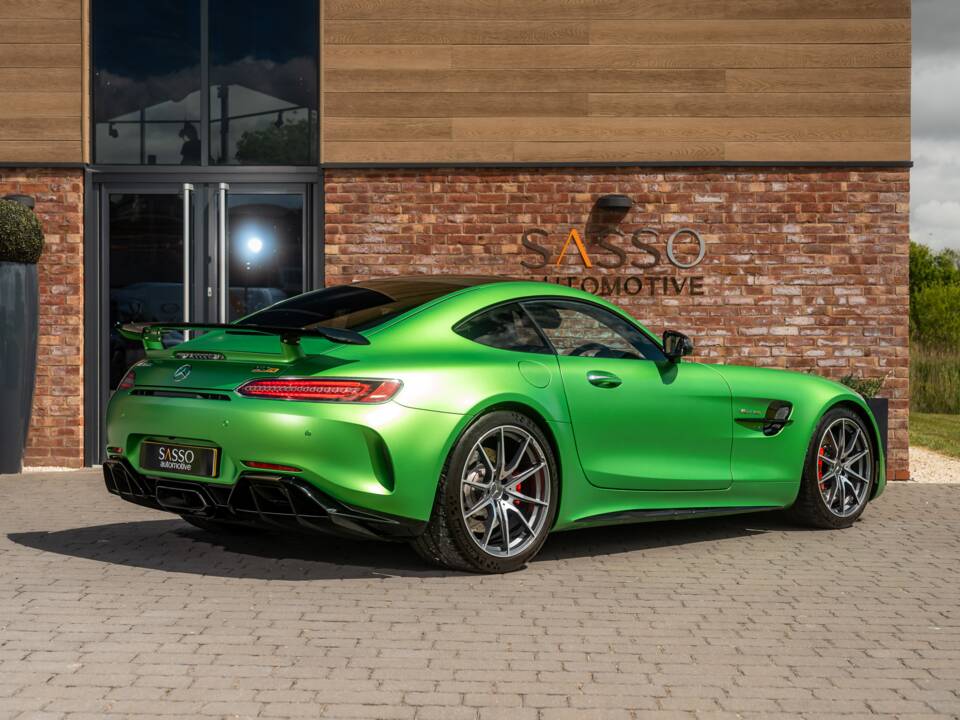Image 32/67 of Mercedes-AMG GT-R (2018)