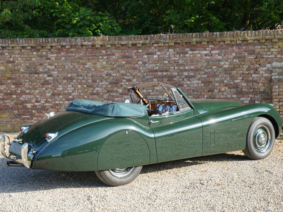 Bild 49/50 von Jaguar XK 120 SE DHC (1953)