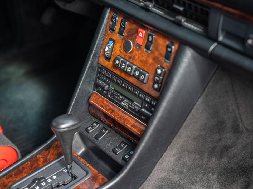 Image 35/91 of Mercedes-Benz 560 SEL (1990)