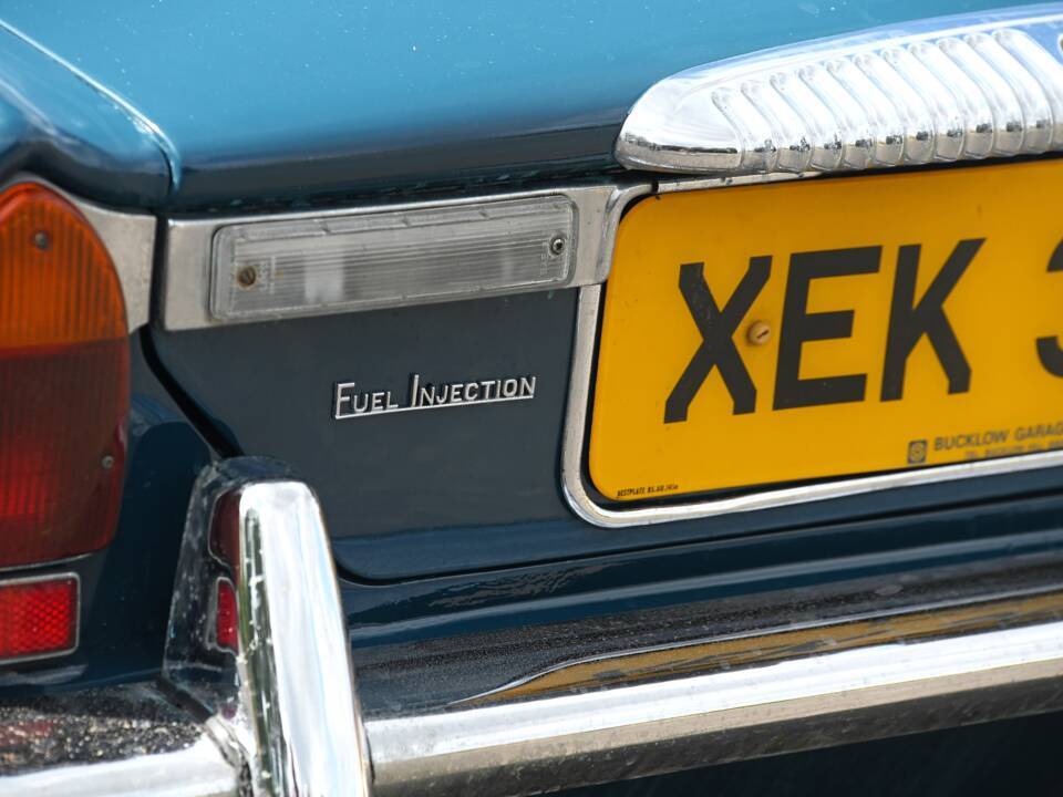 Image 11/21 de Daimler Double Six (1978)