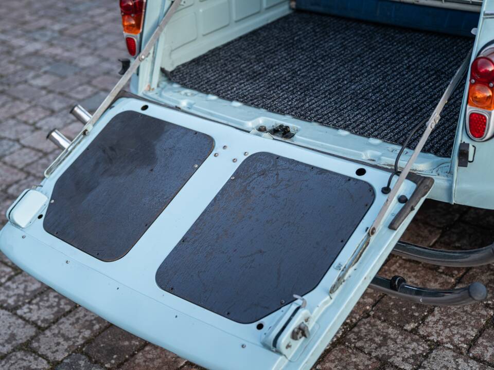 Image 20/66 of Renault R 4 Super (1962)